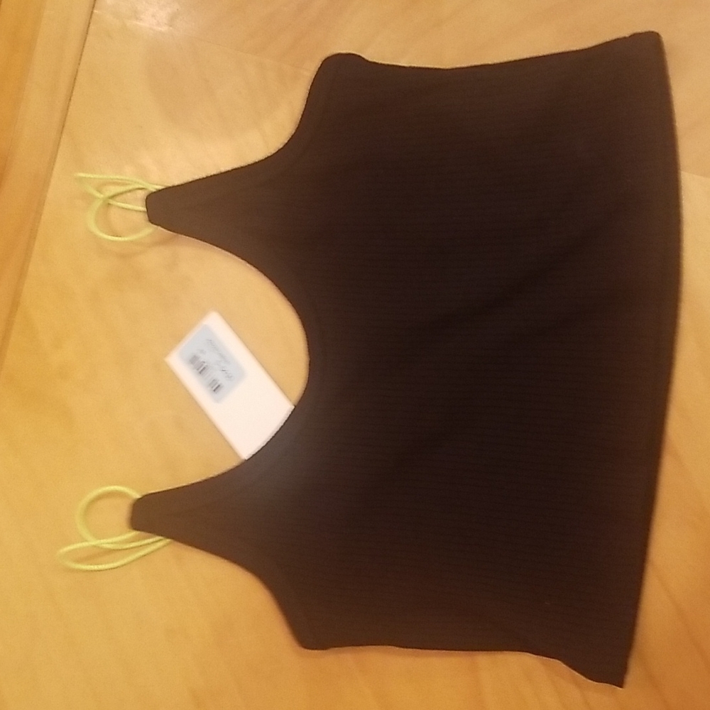 New Emma and Sam top